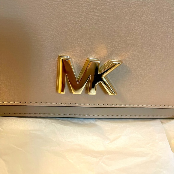 Michael Kors Bisque multi crossbody and shoulder bag NEW - Picture 2 of 7